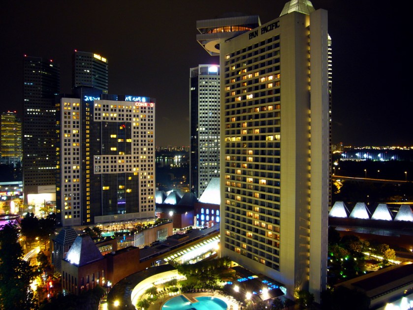 Pan Pacific Singapore - Pool at night