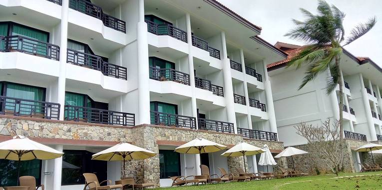 Bintan Lagoon Resort - Hotel Front