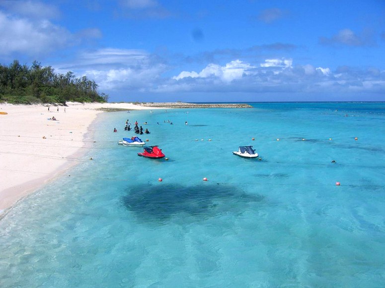 Minna Beach, Minna-jima Japan 1