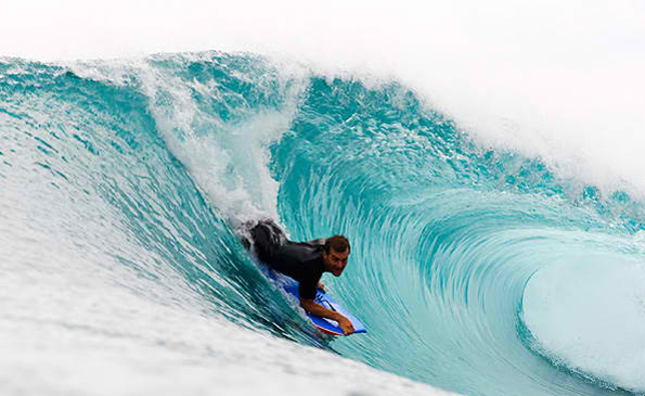 Puraran Beach has big waves that attract both professional and amateur surfers.