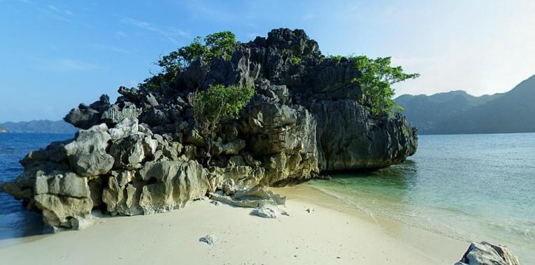 Sabitang Laya Island