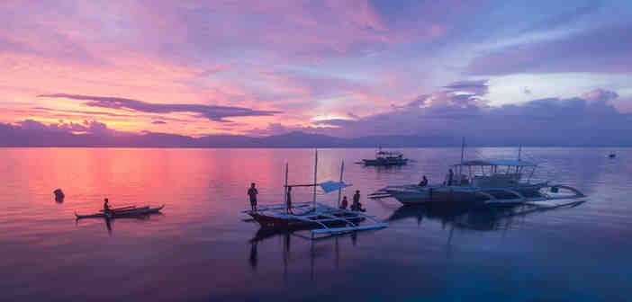 Panagsama beach sunset at Moalboal
