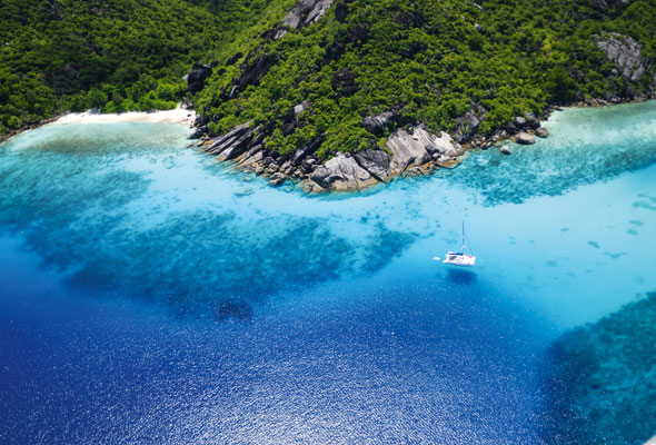 The clear blue and green waters of Seychelles is just calming