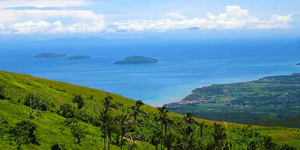 Tres Reyes Islands in Marinduque