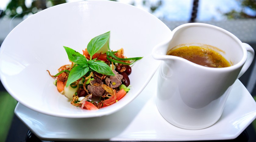 Presentation matches the best-tasting food selections at Nelayan.