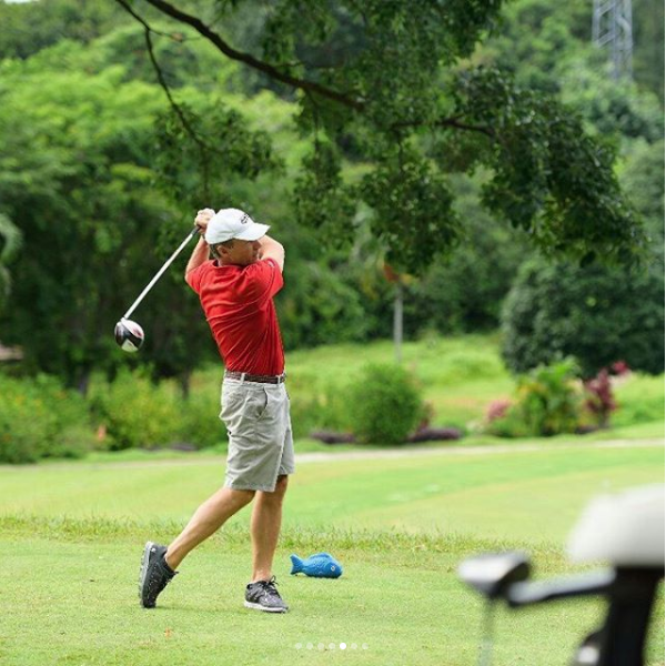 Golfer at Bintan Lagoon Resort