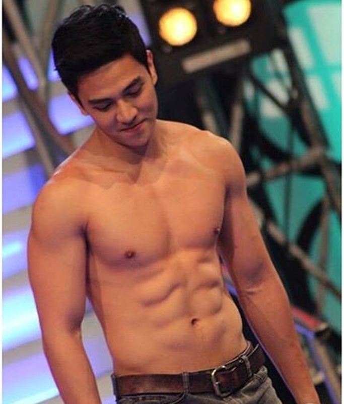 Jak Roberto Shirtless on Instagram