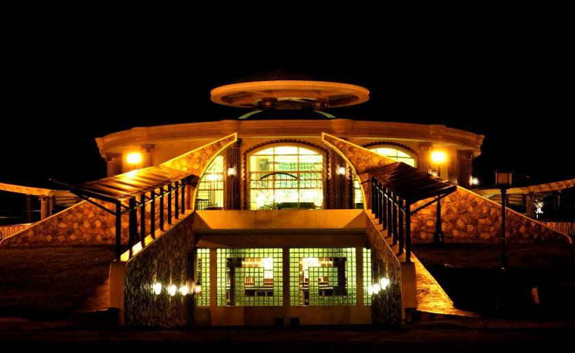 acropolis-centennial-garden