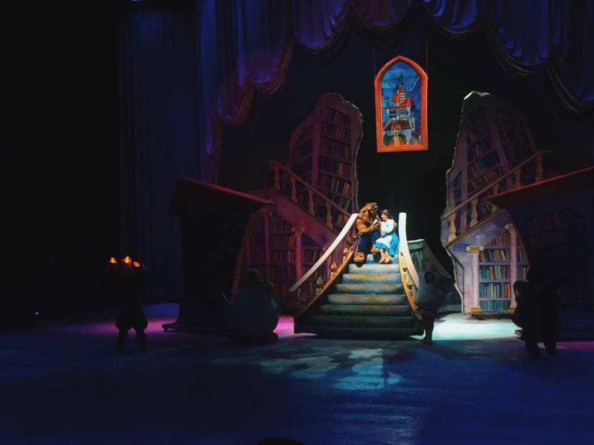 Beauty and the Beast - Disney on Ice in Manila 2015